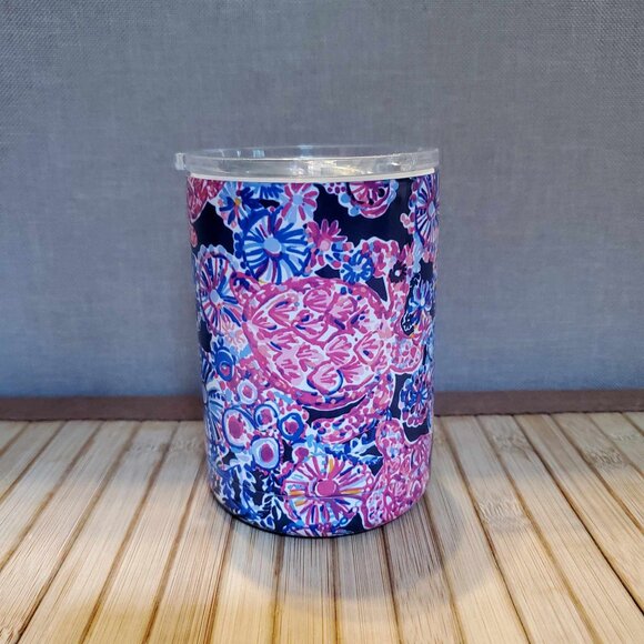 Lilly Pulitzer High Tide Insulated Can Tumbler in Turtle Amazement Print - Picture 2 of 5